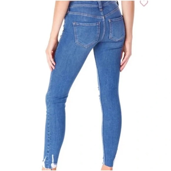 Free People - Shark Bite Raw-Hem Ripped Crop Skinny Jeans in Blue - Picture 6 of 15